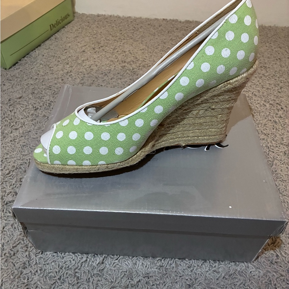Bumper Green and White Polka Dot Wedges